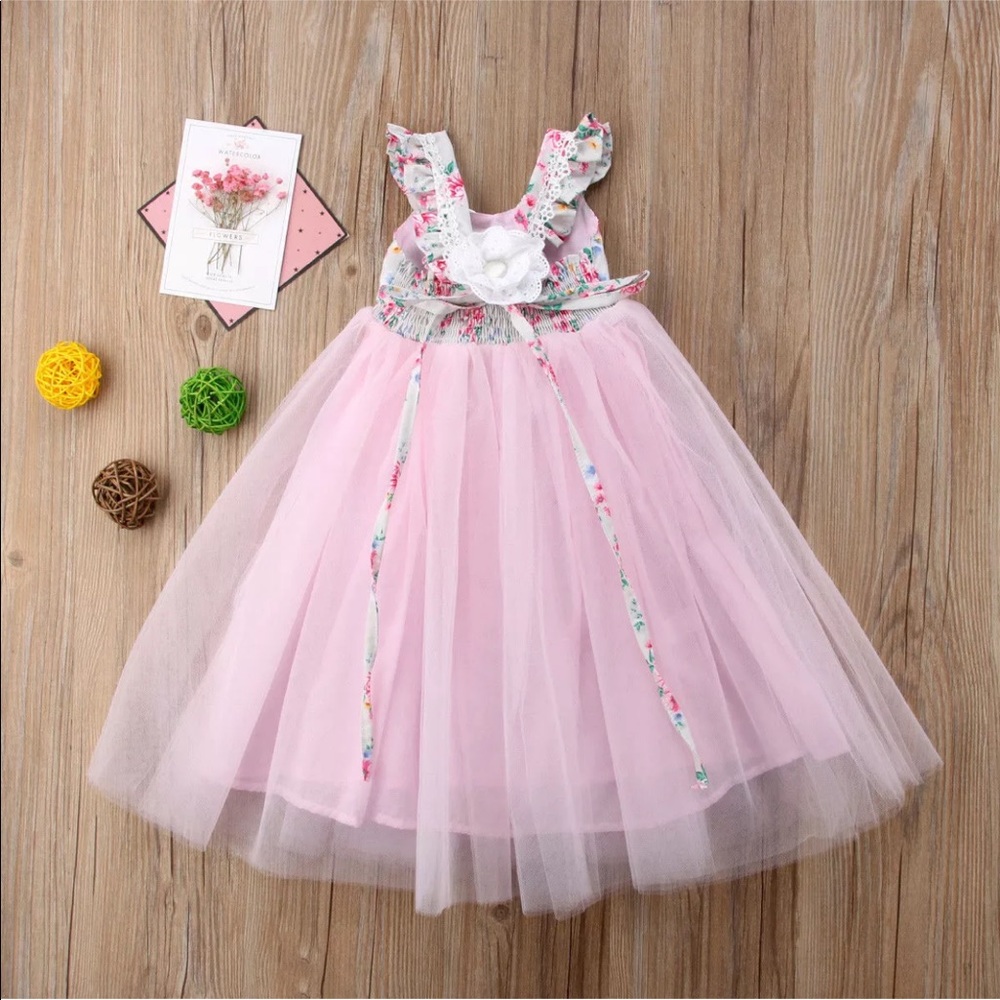 NWT Beautiful tulle bottom dress - Picture 3 of 8